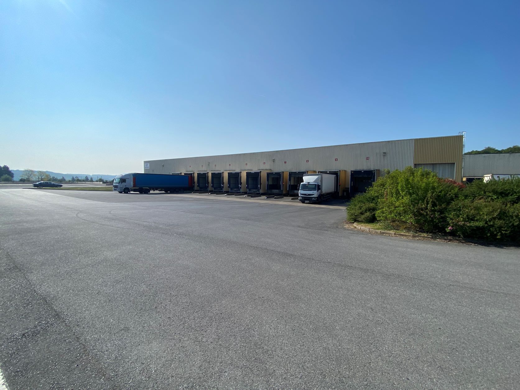 Prise  bail d'une socit de distribution de textile sur un site logistique de PROUDREED 