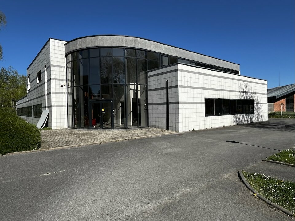 L'association ACSSO prend  bail un ensemble de bureaux de 250 m  SENLIS (60)