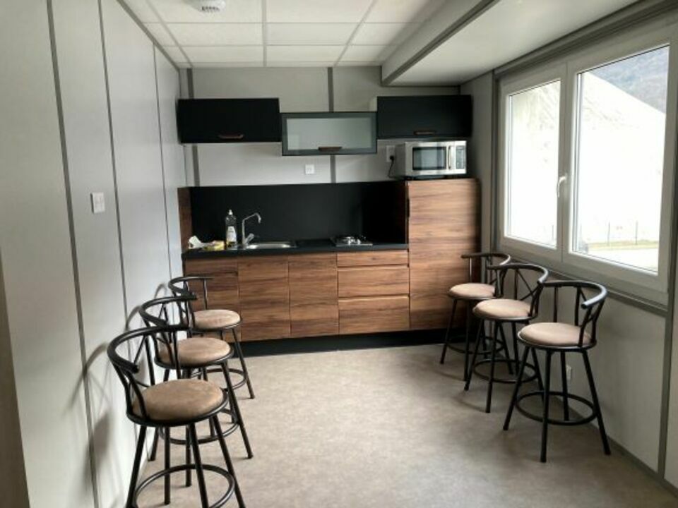 Voyages Loyet, soci�t� de transport de personnes prend � bail des bureaux � Albertville (73)