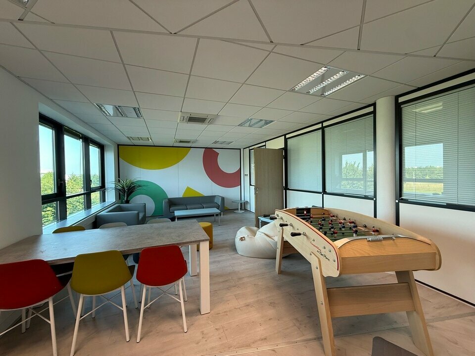 CLUB IDENTICAR pend � bail plus de 625 m� de bureaux �  Beauvais (60)