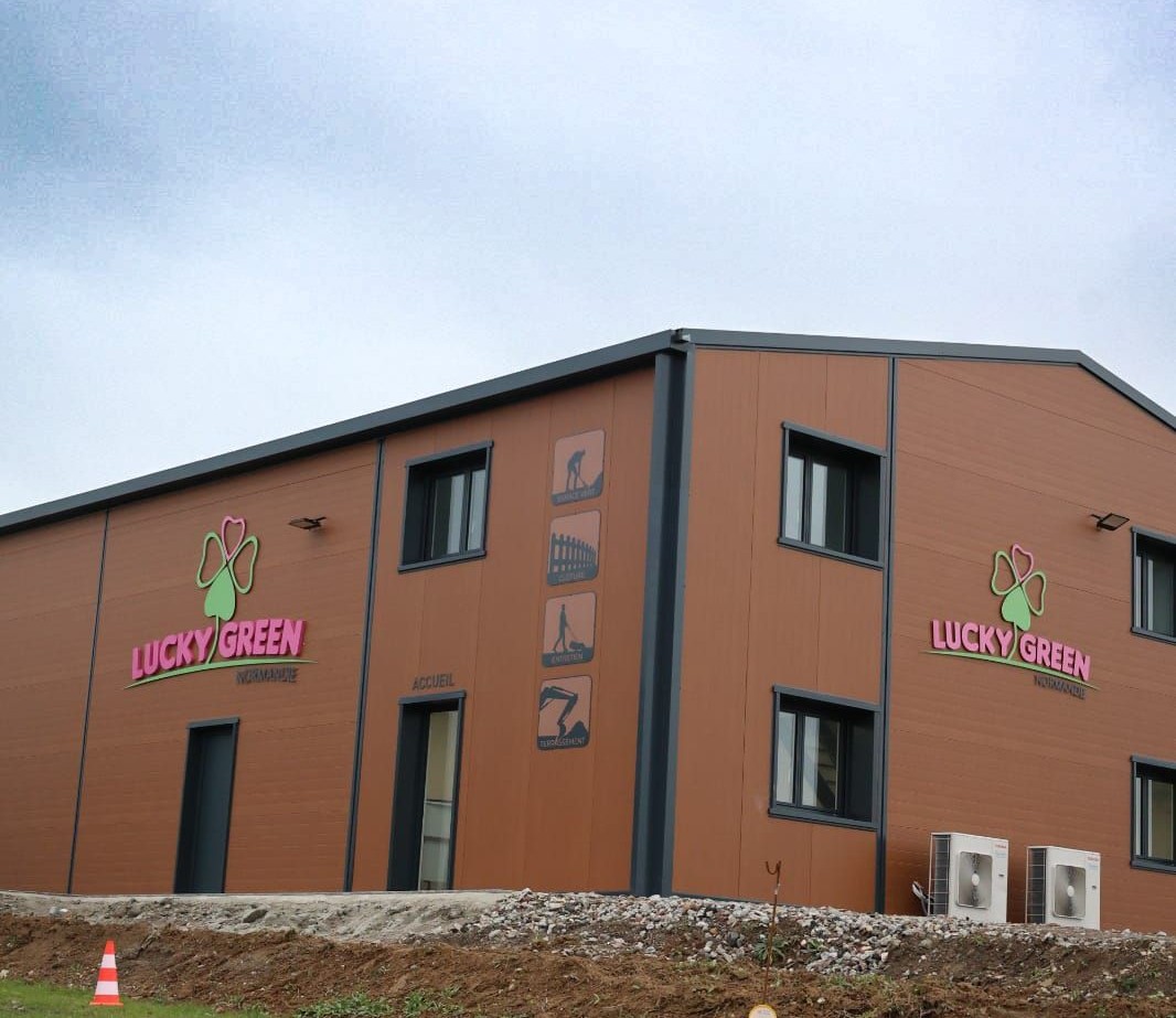 La soci�t� LUCKY GREEN s'installe dans un b�timent neuf � BOURG ACHARD